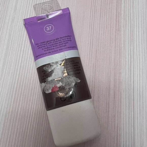 Sephora S Clean Clean Glowing Skin Foundation Shade 37 Sealed 30ml NEW - Picture 3 of 3